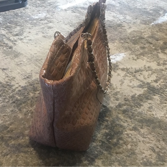 Ladies handbag 16”x9” light brown/tan by Sasha Handbags INC NY - Picture 3 of 7